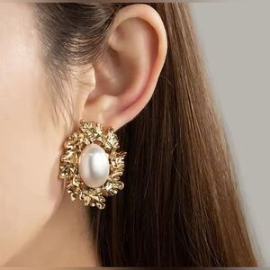 vintage pearl  earring H31